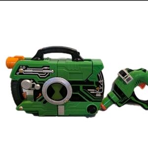 Ben 10 Omniverse Tech Blaster Suitcase Gun Untested Transforming Toy
